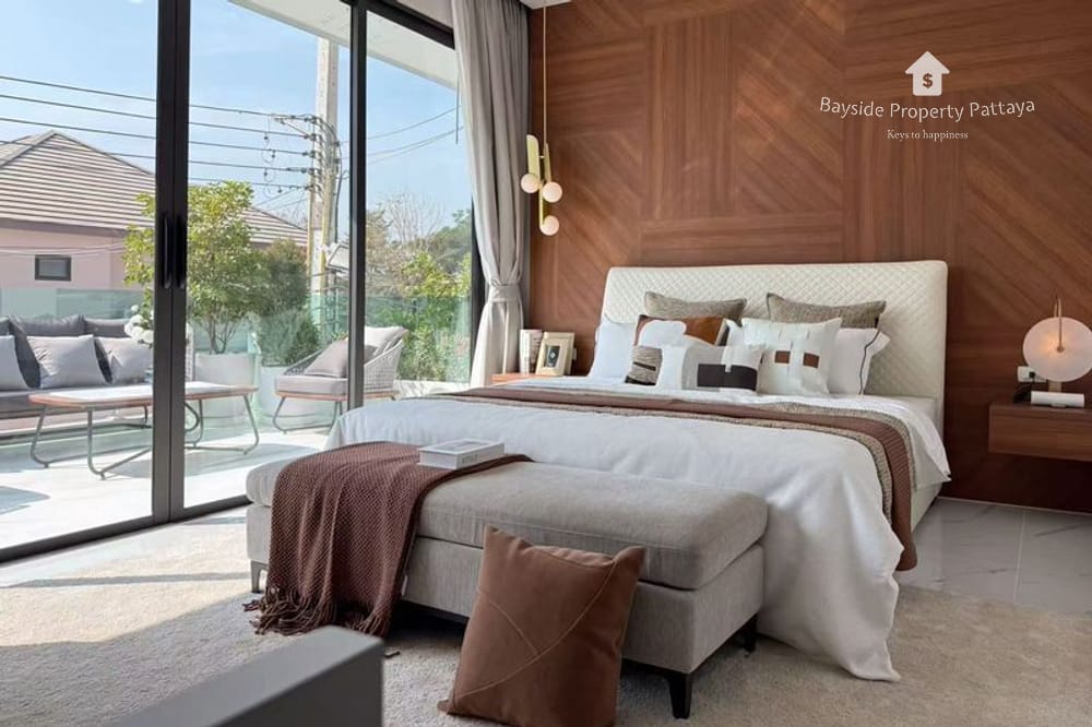 Spacious 5-Bedroom Villa for Sale in The Lake Huay Yai, East Pattaya 6