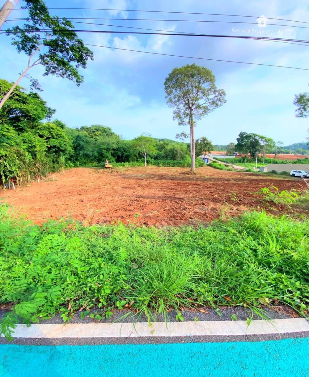 Prime Land For Sale in Na Jomtien, Pattaya - City View, Steps from Restaurants 5