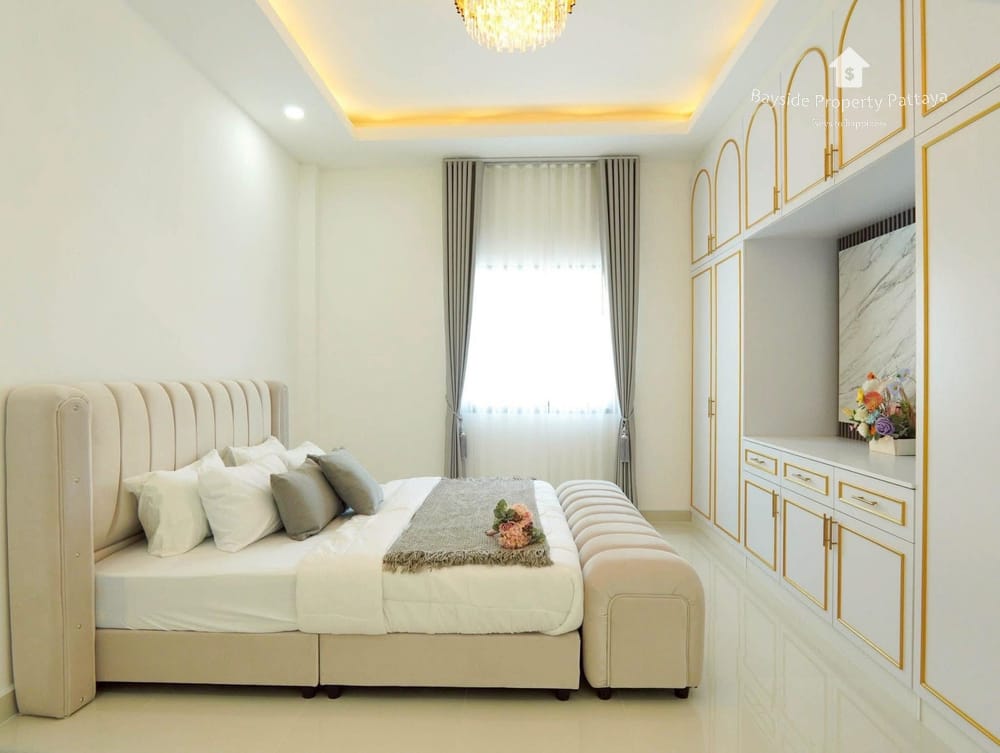 Продаю 4-к. виллу, 300м², ЖК «Nong Pla Lai» 9