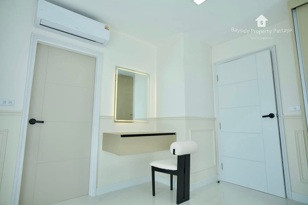 1-Bedroom Condo for Sale at One Tower Pratumnak in Pattaya 7