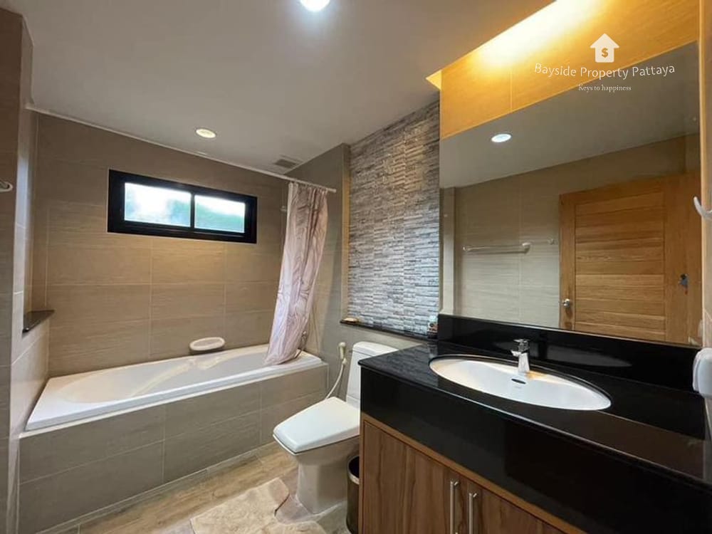 Modern 3-Bedroom House for Rent in East Pattaya with Air Conditioning 9