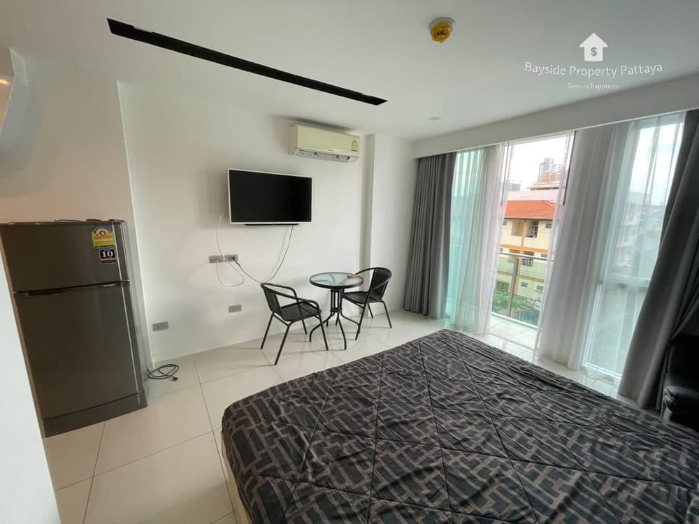 City Center Residence Condo for Sale in Pattaya City with Stunning City Views and Air Conditioning 2
