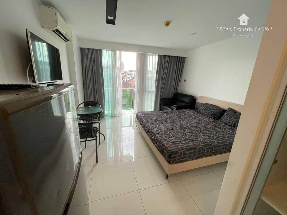 City Center Residence Condo for Sale in Pattaya City with Stunning City Views and Air Conditioning 3