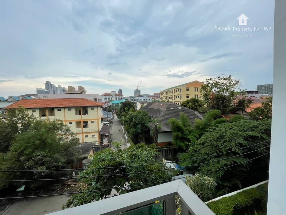 City Center Residence Condo for Sale in Pattaya City with Stunning City Views and Air Conditioning 5