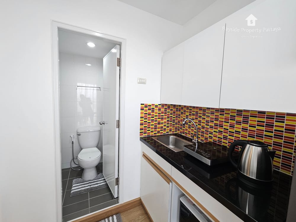 Modern Studio for Sale in Lumpini Condo Town North Pattaya with City View 8
