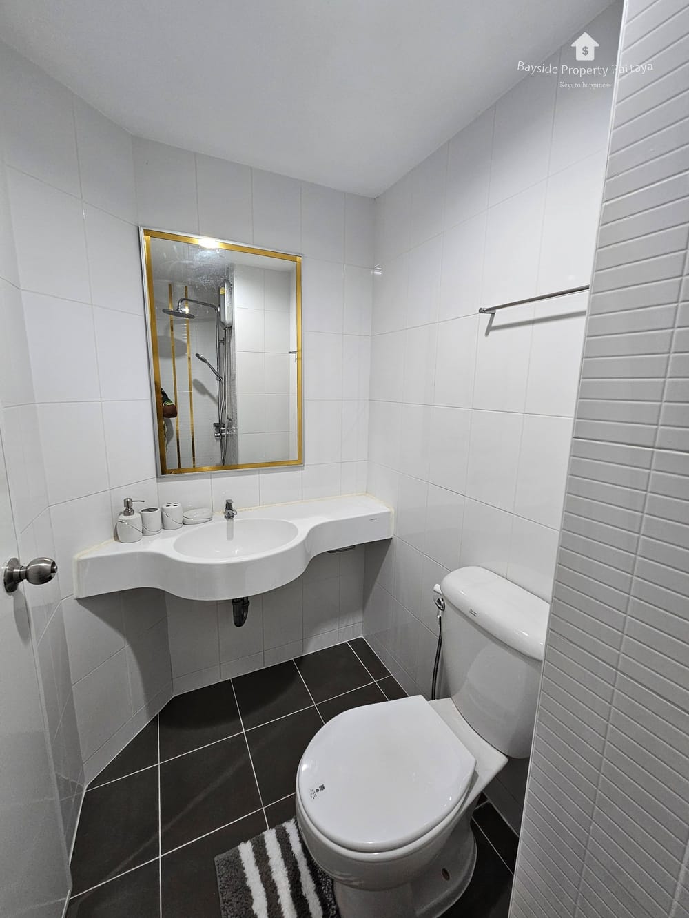 Modern Studio for Sale in Lumpini Condo Town North Pattaya with City View 10