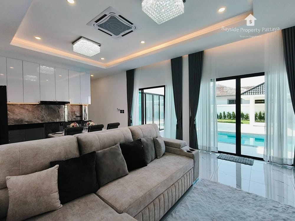 Geräumige Villa 'East Pattaya' mit 4 Schlafzimmern und Stadtblick zu verkaufen 3