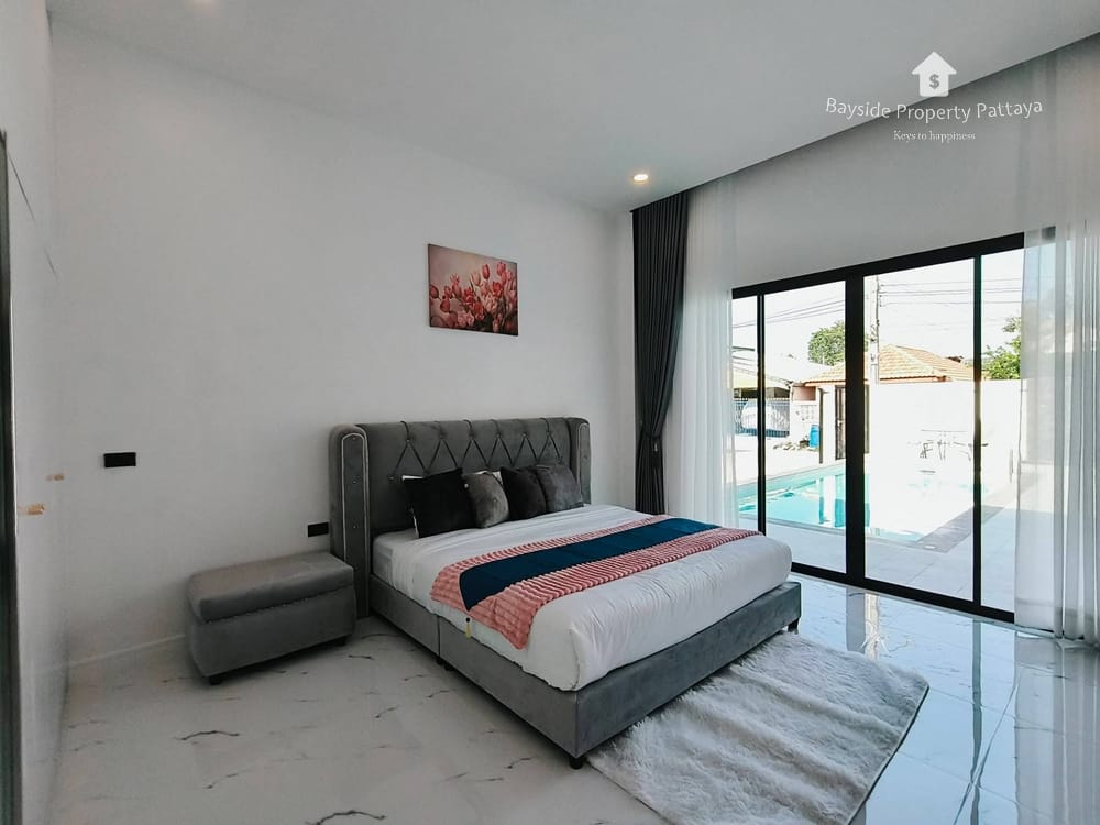Geräumige Villa 'East Pattaya' mit 4 Schlafzimmern und Stadtblick zu verkaufen 7
