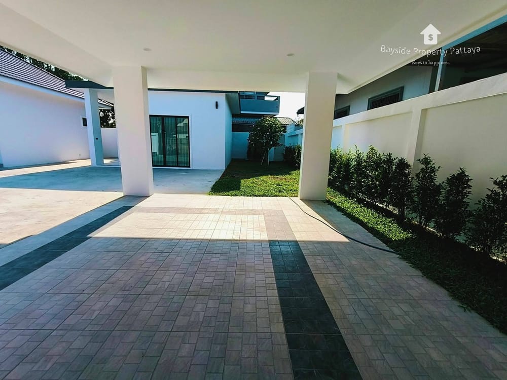 Geräumige Villa 'East Pattaya' mit 4 Schlafzimmern und Stadtblick zu verkaufen 8