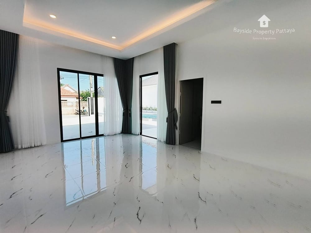 Geräumige Villa 'East Pattaya' mit 4 Schlafzimmern und Stadtblick zu verkaufen 9