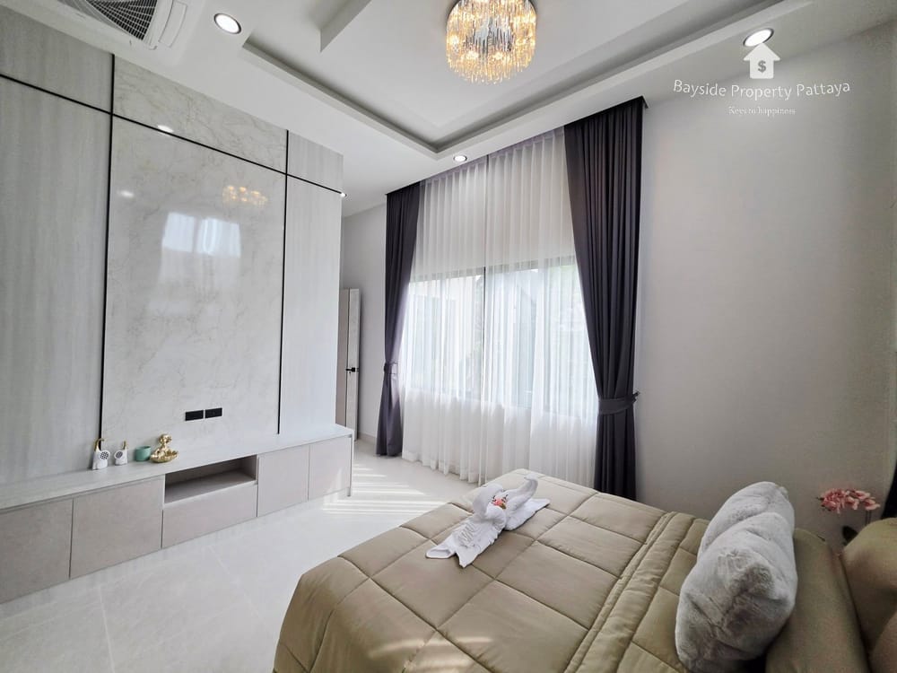 Spacious 4-Bedroom Detached House for Sale in East Pattaya - Pet Friendly with Air Conditioning 3