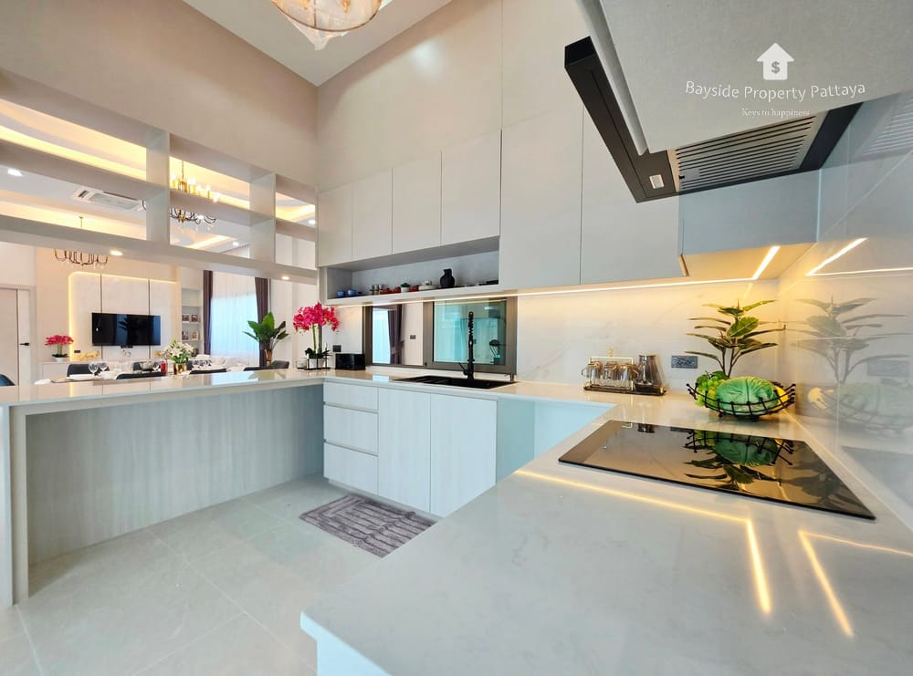 Spacious 4-Bedroom Detached House for Sale in East Pattaya - Pet Friendly with Air Conditioning 9