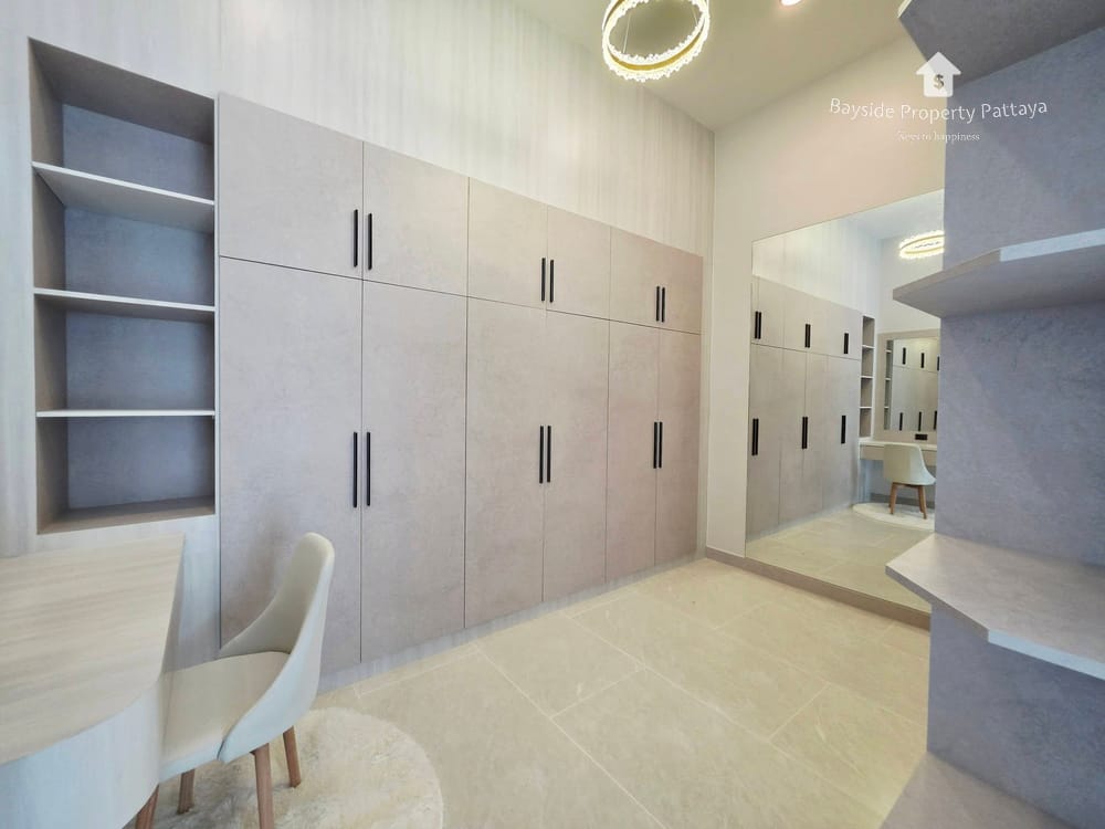 Spacious 4-Bedroom Detached House for Sale in East Pattaya - Pet Friendly with Air Conditioning 14