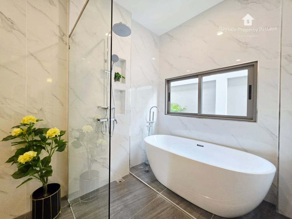 Spacious 4-Bedroom Detached House for Sale in East Pattaya - Pet Friendly with Air Conditioning 17