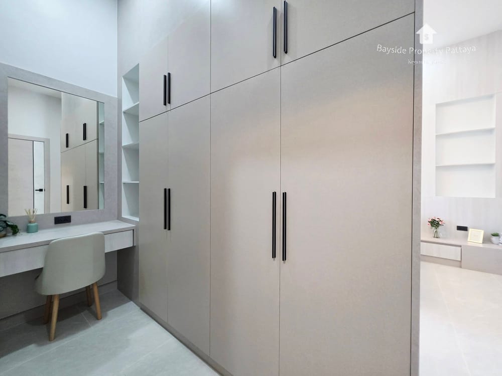 Spacious 4-Bedroom Detached House for Sale in East Pattaya - Pet Friendly with Air Conditioning 25