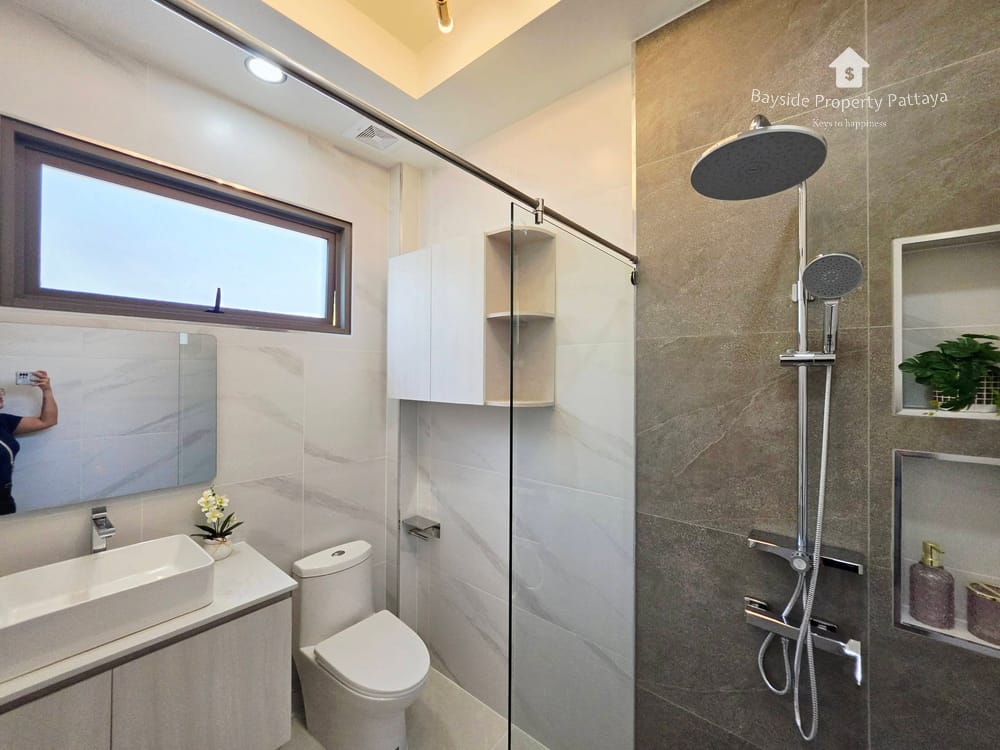 Spacious 4-Bedroom Detached House for Sale in East Pattaya - Pet Friendly with Air Conditioning 27
