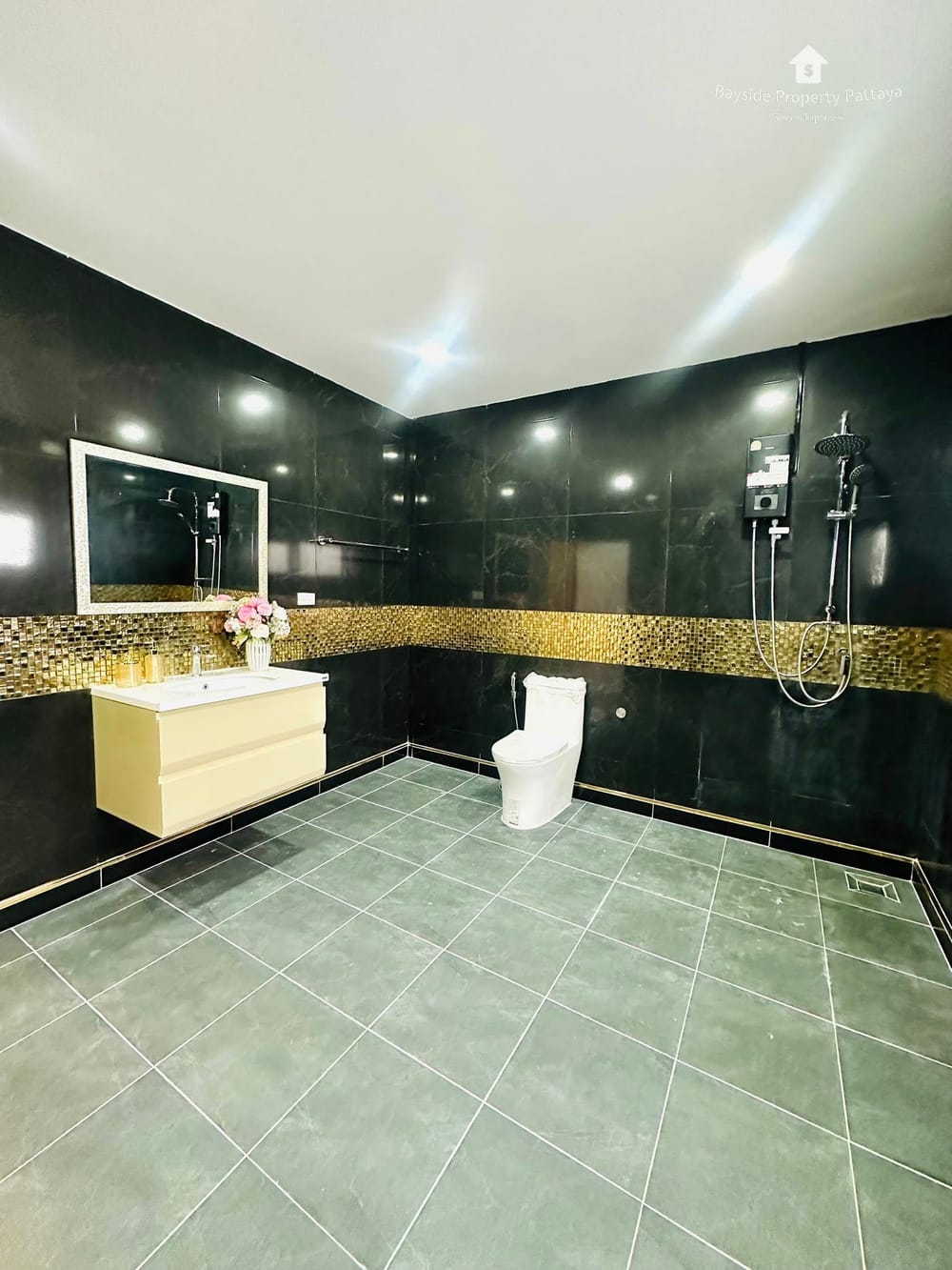 Pet-Friendly 3-Bedroom Detached House for Sale in East Pattaya 23