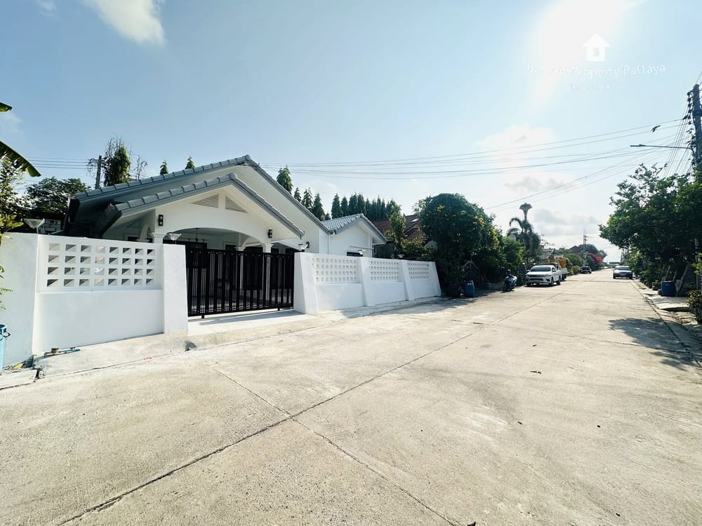Pet-Friendly 3-Bedroom Detached House for Sale in East Pattaya 32