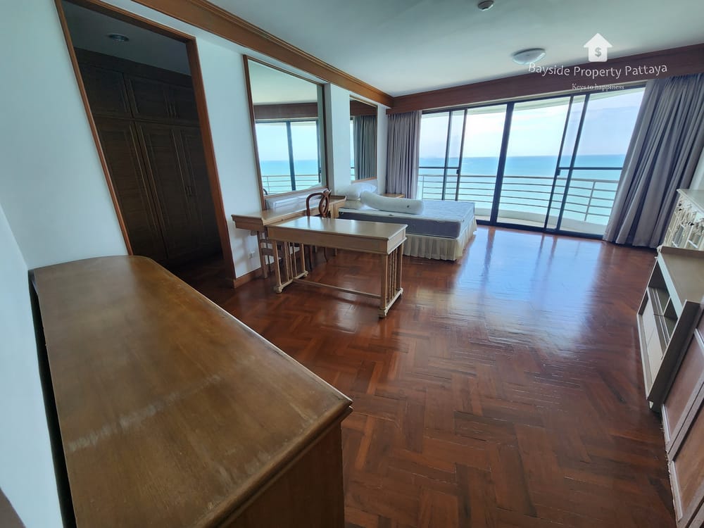 4-Bedroom Sea View Condo for Rent in Royal Cliff Garden, Pratumnak Pattaya - 24/7 Security 13