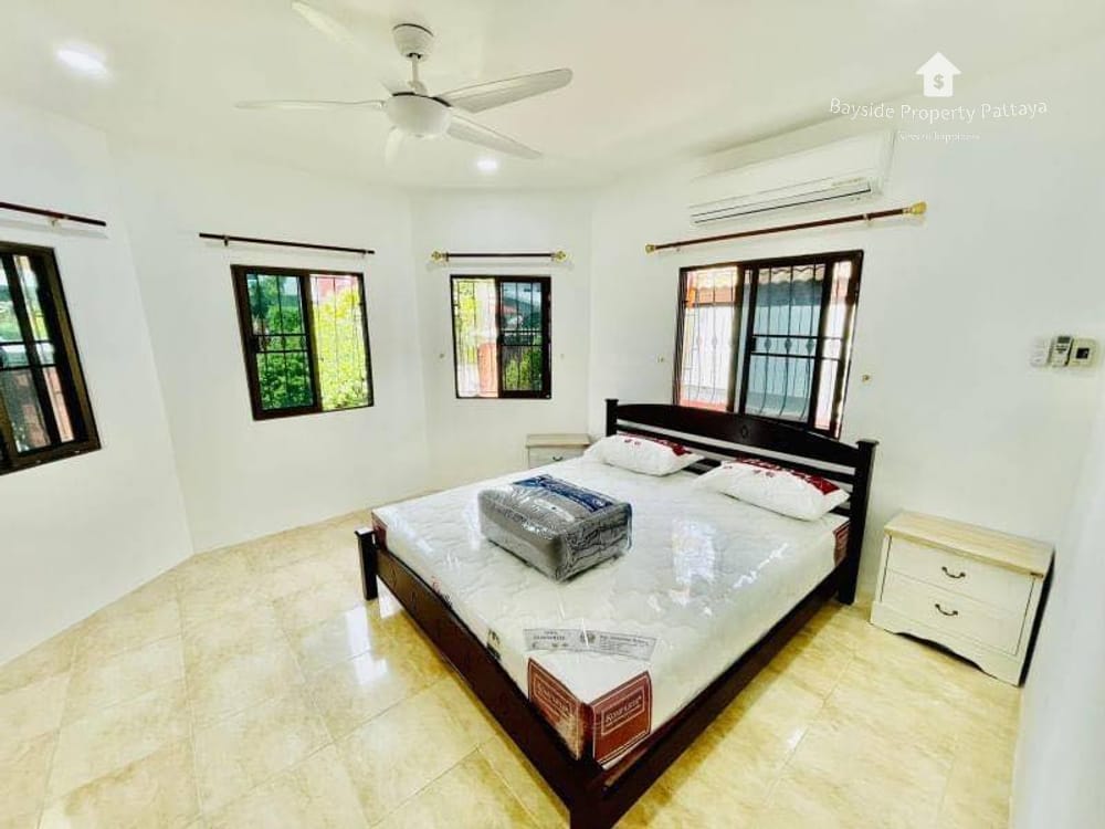 Spacious 3-Bedroom House for Sale and Rent in Pattaya City with Air Conditioning 3