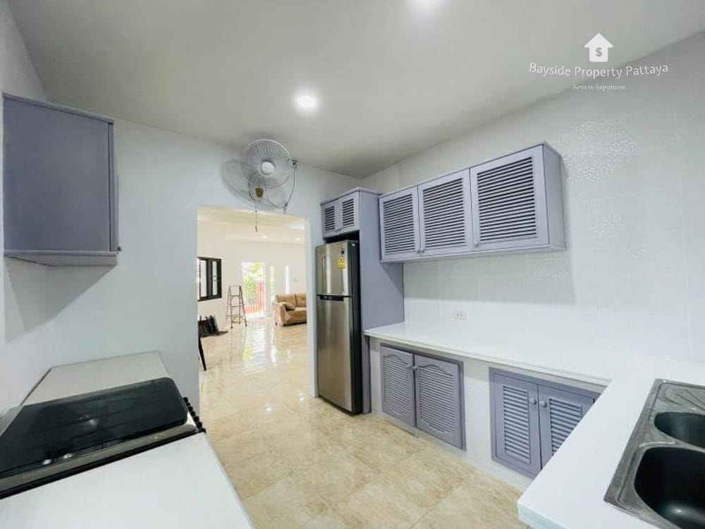 Spacious 3-Bedroom House for Sale and Rent in Pattaya City with Air Conditioning 5