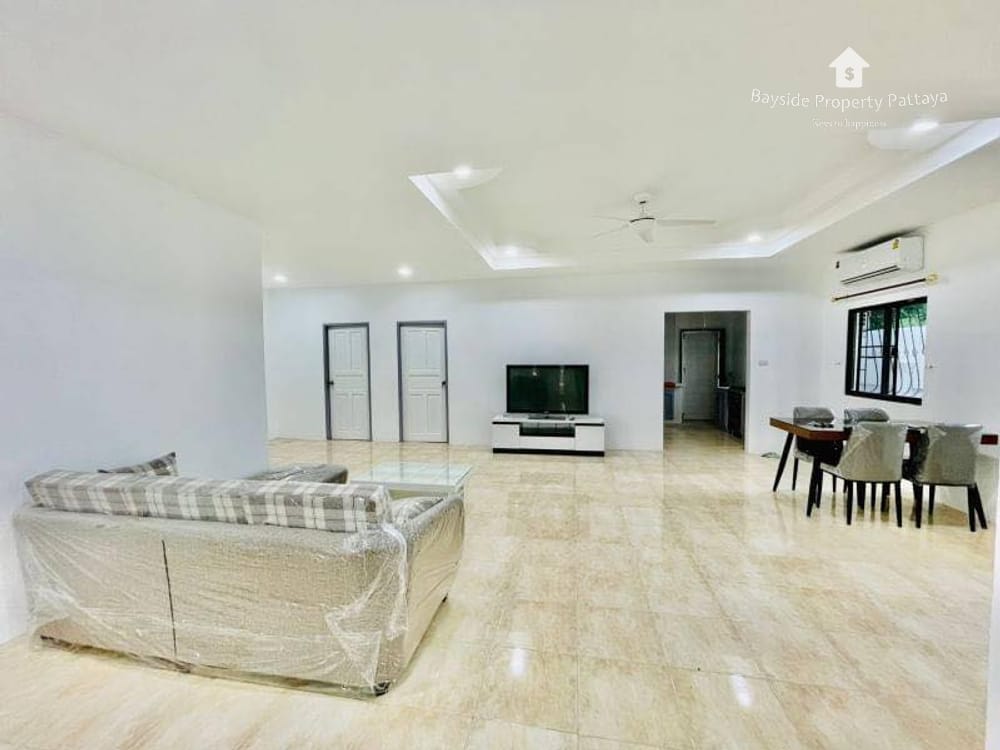 Spacious 3-Bedroom House for Sale and Rent in Pattaya City with Air Conditioning 8