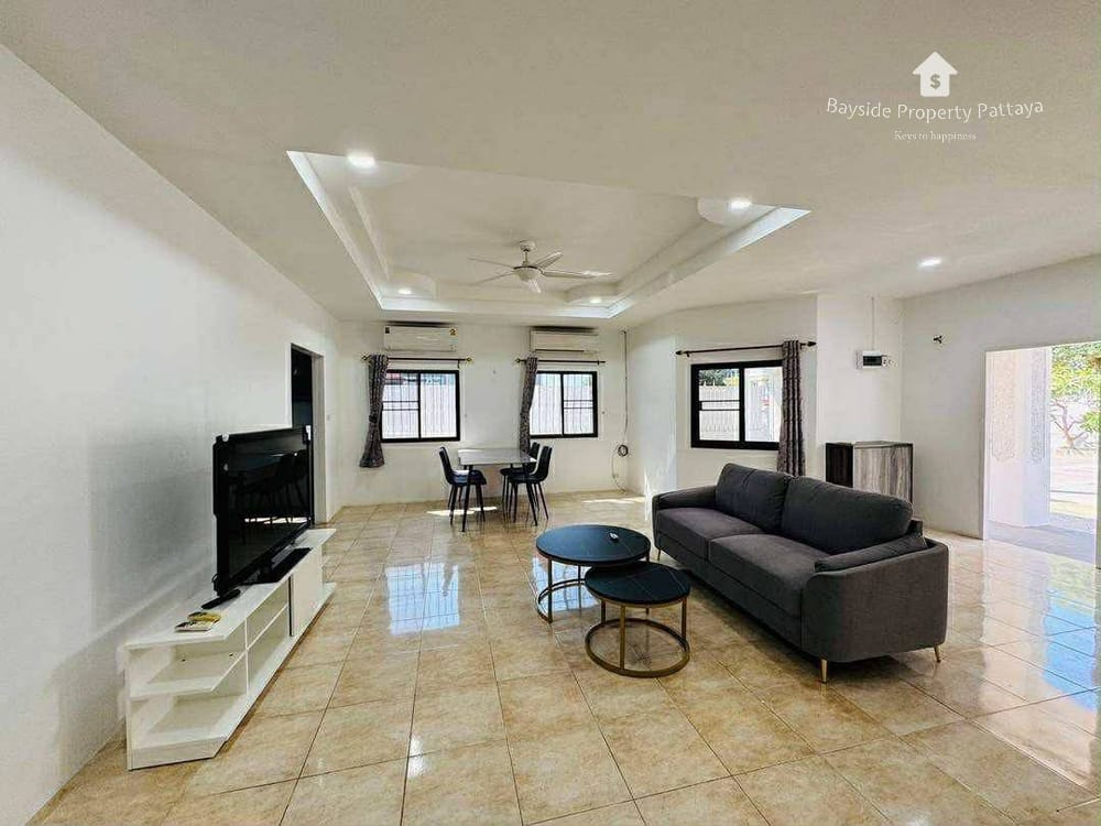 Spacious 3-Bedroom House for Sale and Rent in Pattaya City with Air Conditioning 2