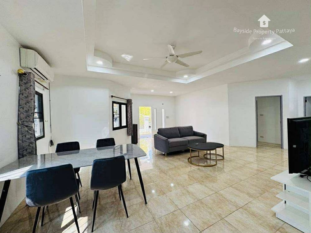 Spacious 3-Bedroom House for Sale and Rent in Pattaya City with Air Conditioning 9