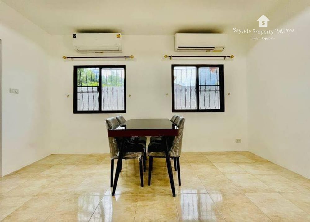 Spacious 3-Bedroom House for Sale and Rent in Pattaya City with Air Conditioning 12