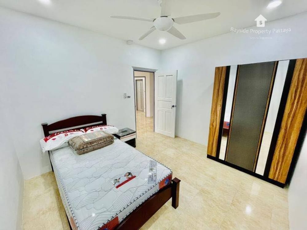 Spacious 3-Bedroom House for Sale and Rent in Pattaya City with Air Conditioning 15