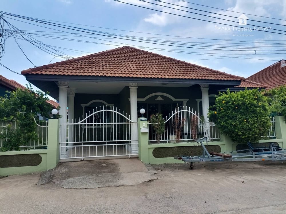 Haus zur Miete in Eakmongkol Village 8, Pattaya City – 3 Zimmer, Klimaanlage und Stadtblick 1
