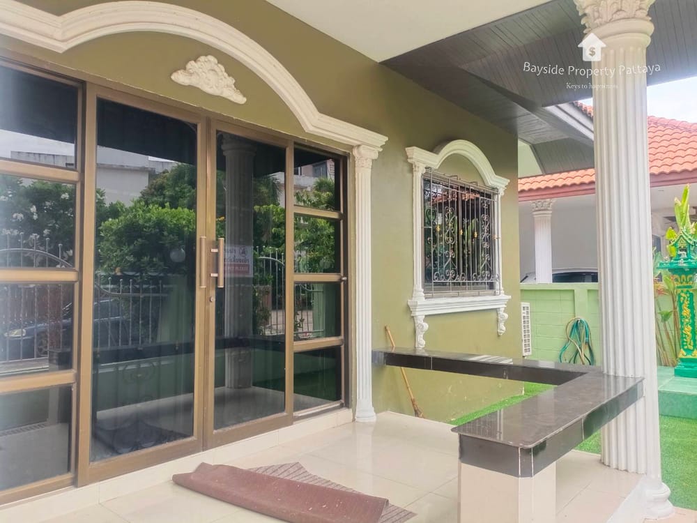 Haus zur Miete in Eakmongkol Village 8, Pattaya City – 3 Zimmer, Klimaanlage und Stadtblick 2