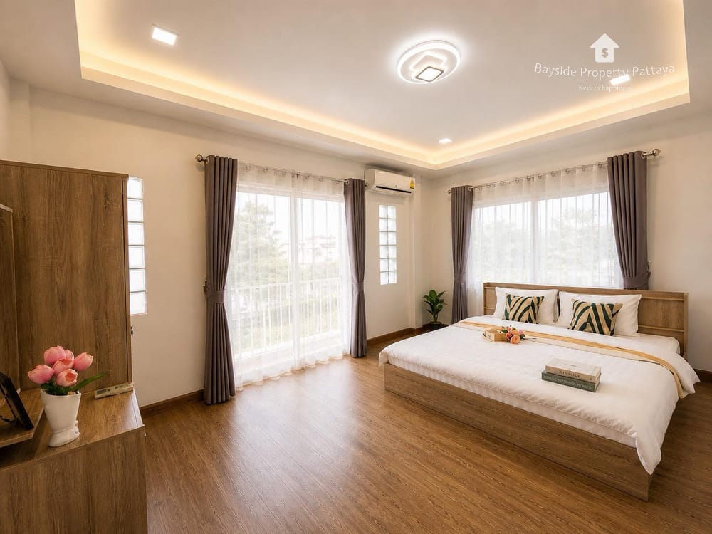 Spacious 3-Bedroom Townhouse for Sale or Rent in East Pattaya with Air Conditioning 11