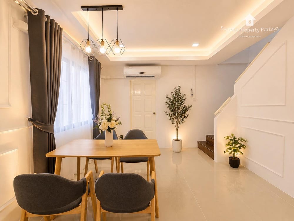Spacious 3-Bedroom Townhouse for Sale or Rent in East Pattaya with Air Conditioning 12
