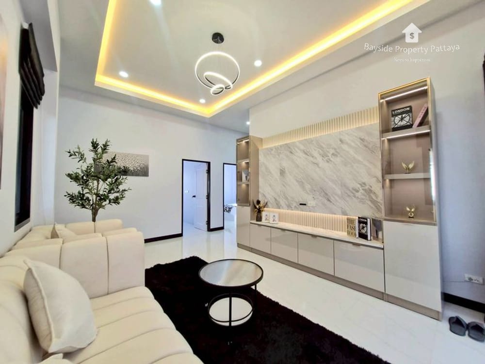 Spacious 3-Bedroom Detached House for Sale in East Pattaya - Pet Friendly with Air Conditioning 5