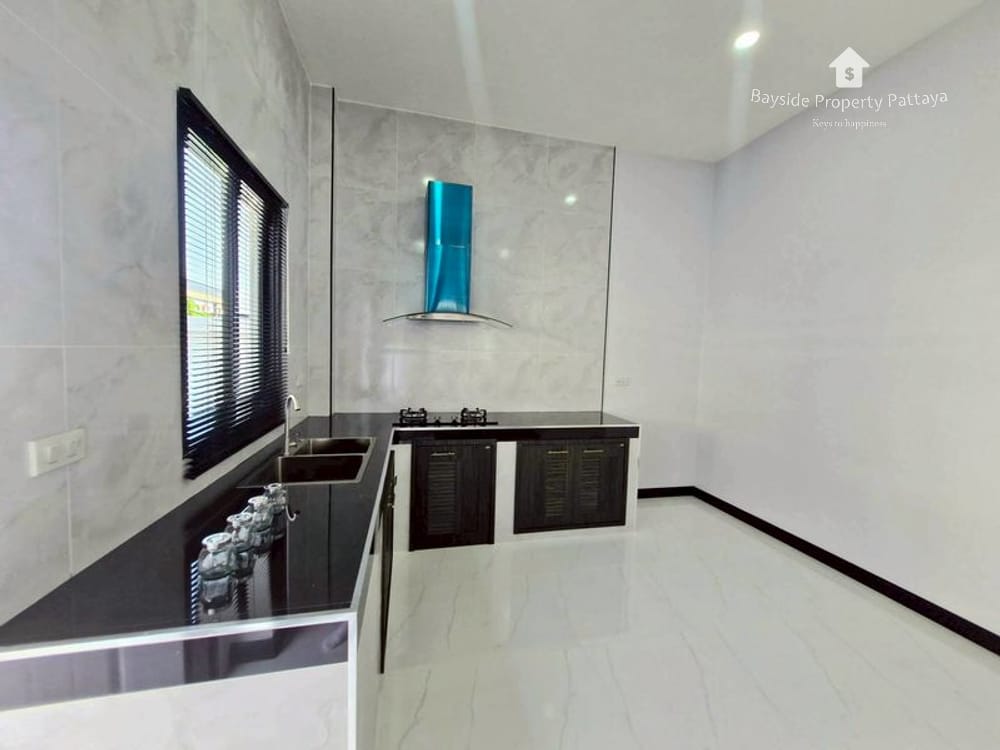 Spacious 3-Bedroom Detached House for Sale in East Pattaya - Pet Friendly with Air Conditioning 16
