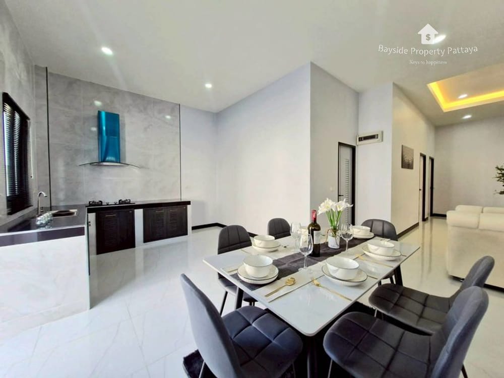 Spacious 3-Bedroom Detached House for Sale in East Pattaya - Pet Friendly with Air Conditioning 18