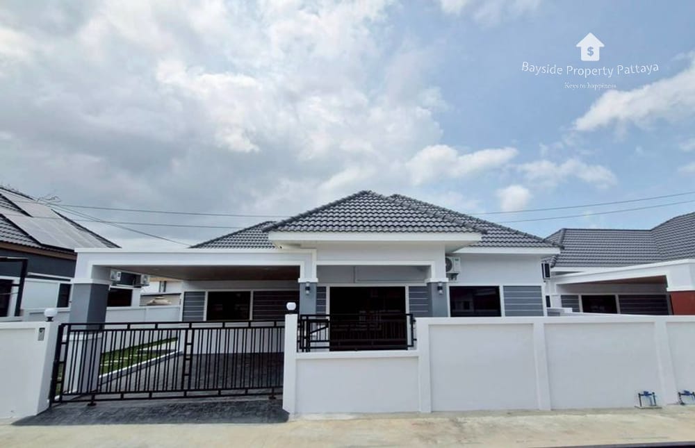 Spacious 3-Bedroom Detached House for Sale in East Pattaya - Pet Friendly with Air Conditioning 1