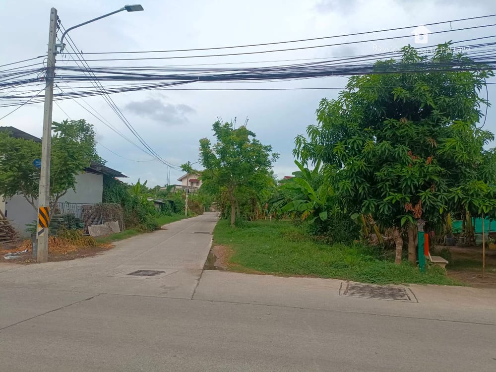 Prime Land for Sale in East Pattaya - Close to Restaurants with City Views 2
