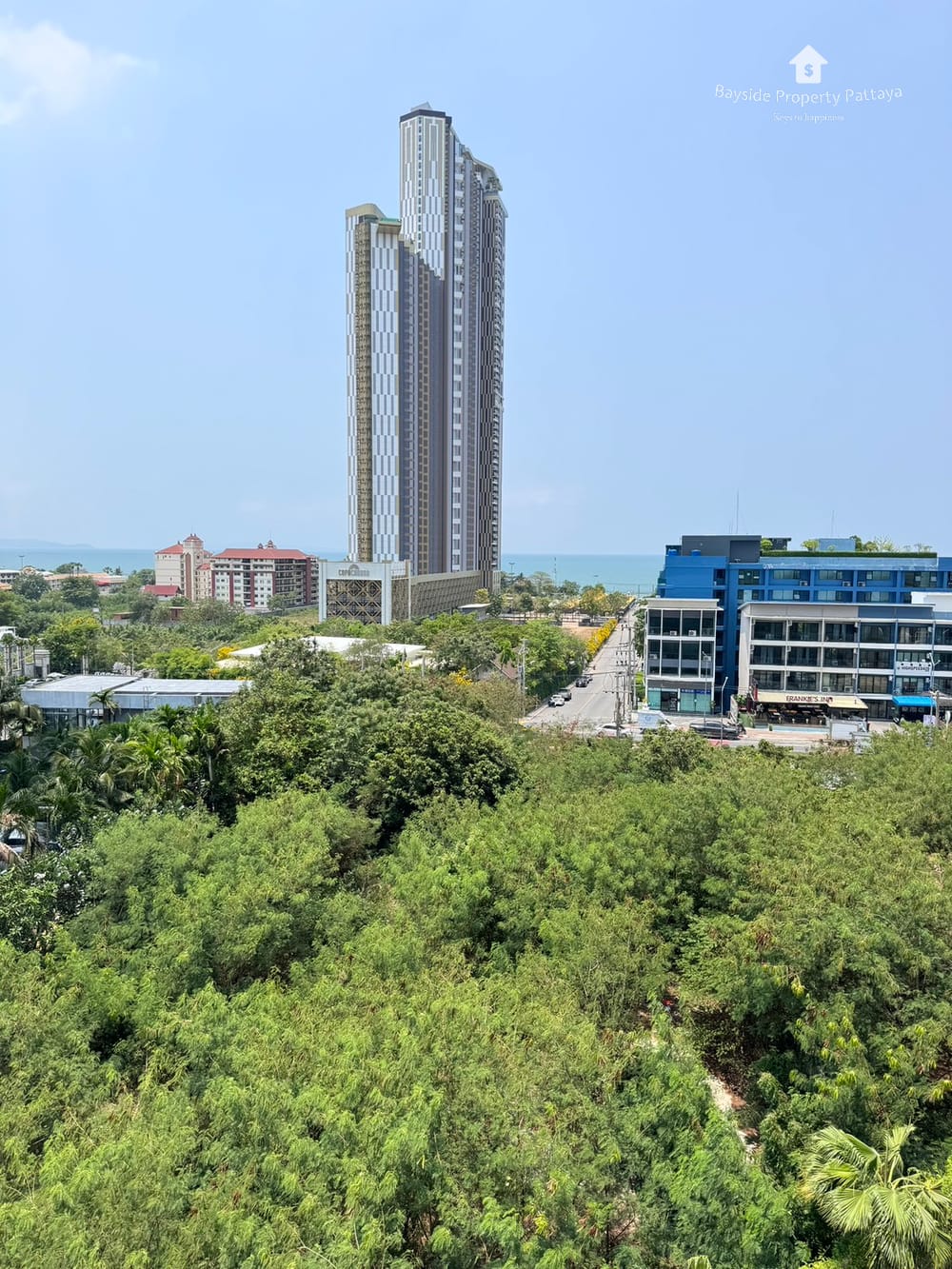 Sea View 1-Bedroom Condo for Sale in The Riviera Ocean Drive, Jomtien, Pattaya 12