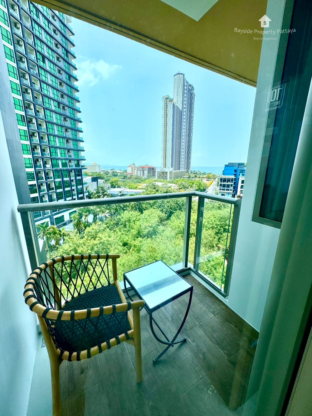 Sea View 1-Bedroom Condo for Sale in The Riviera Ocean Drive, Jomtien, Pattaya 14