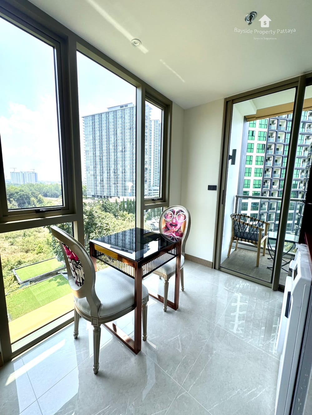 Sea View 1-Bedroom Condo for Sale in The Riviera Ocean Drive, Jomtien, Pattaya 15