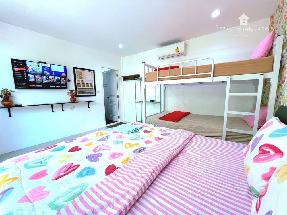 Spacious 3-Bedroom Villa for Rent in Bang Saray, Pattaya with City View and Air Conditioning 9
