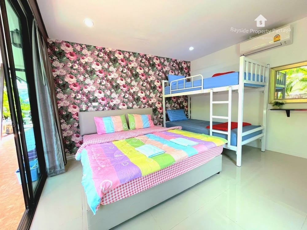 Spacious 3-Bedroom Villa for Rent in Bang Saray, Pattaya with City View and Air Conditioning 10