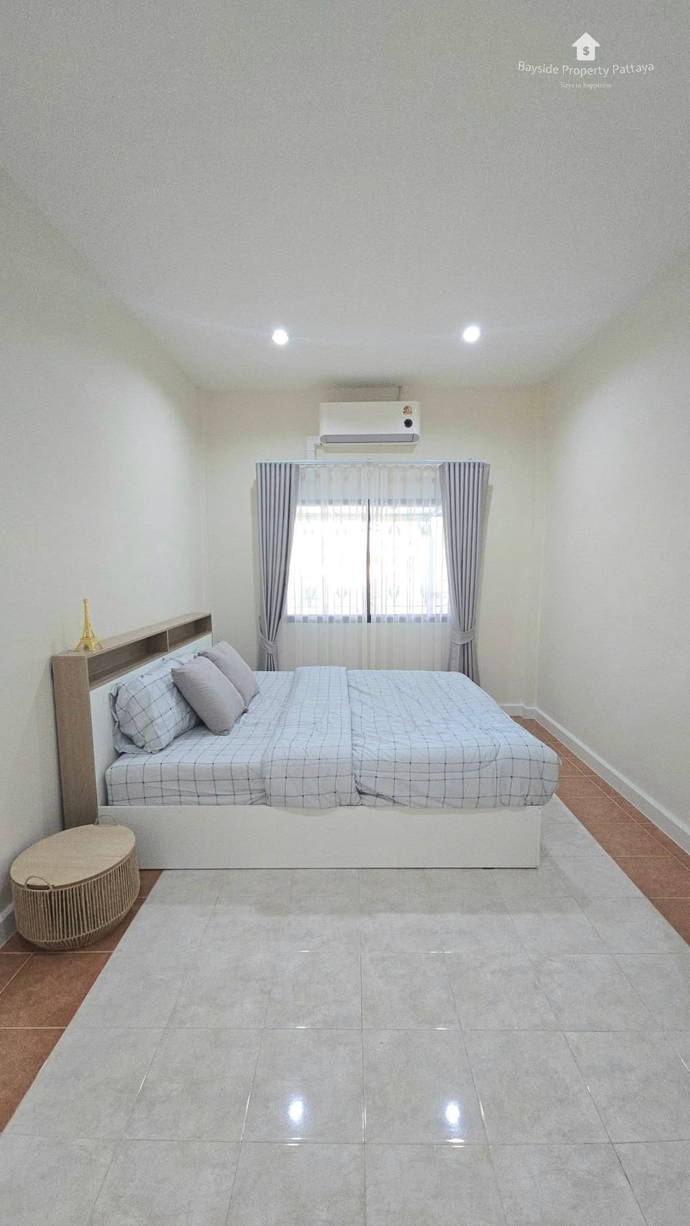 2-Bedroom Townhouse with Air Conditioning for Sale in East Pattaya 17