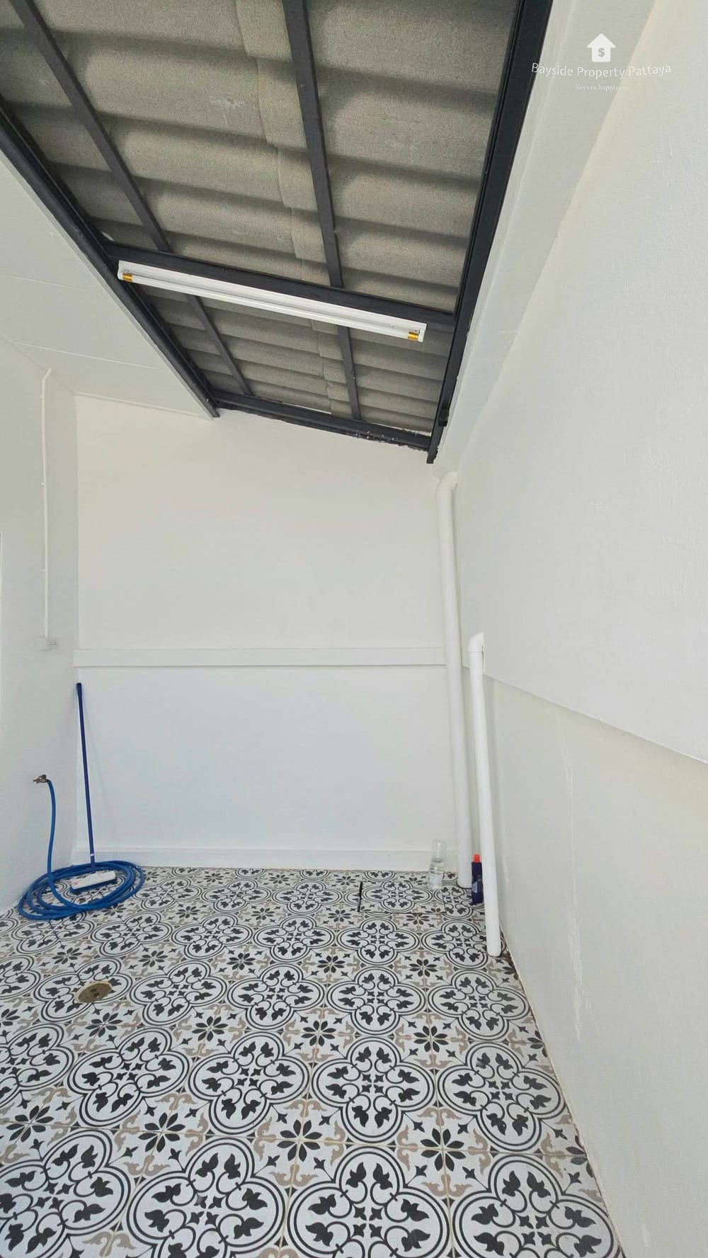 2-Bedroom Townhouse with Air Conditioning for Sale in East Pattaya 23