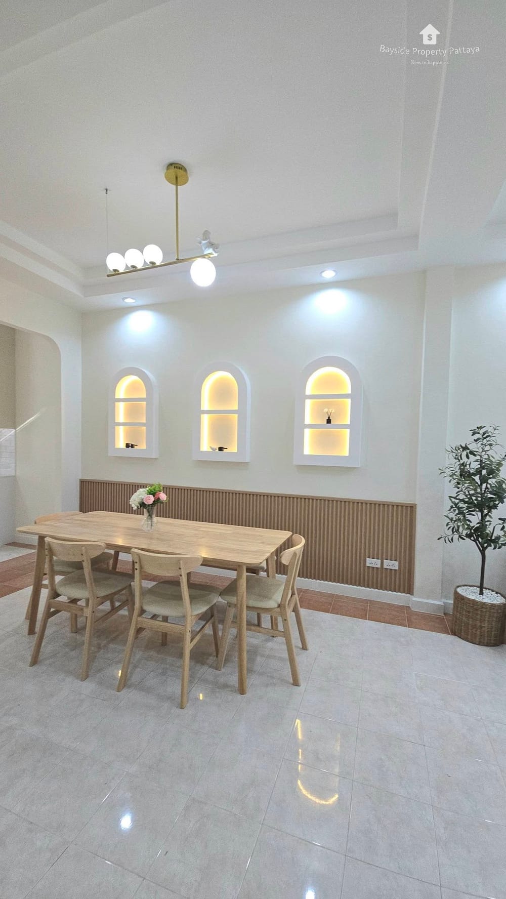 2-Bedroom Townhouse with Air Conditioning for Sale in East Pattaya 5