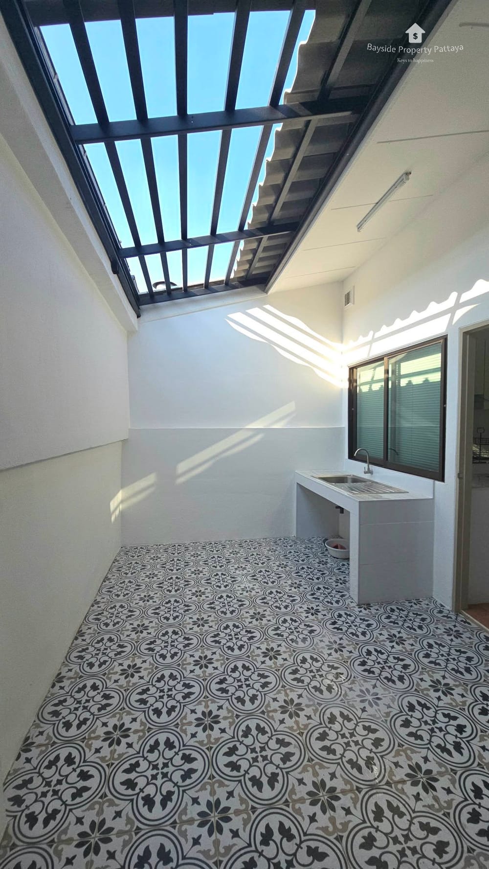 2-Bedroom Townhouse with Air Conditioning for Sale in East Pattaya 22