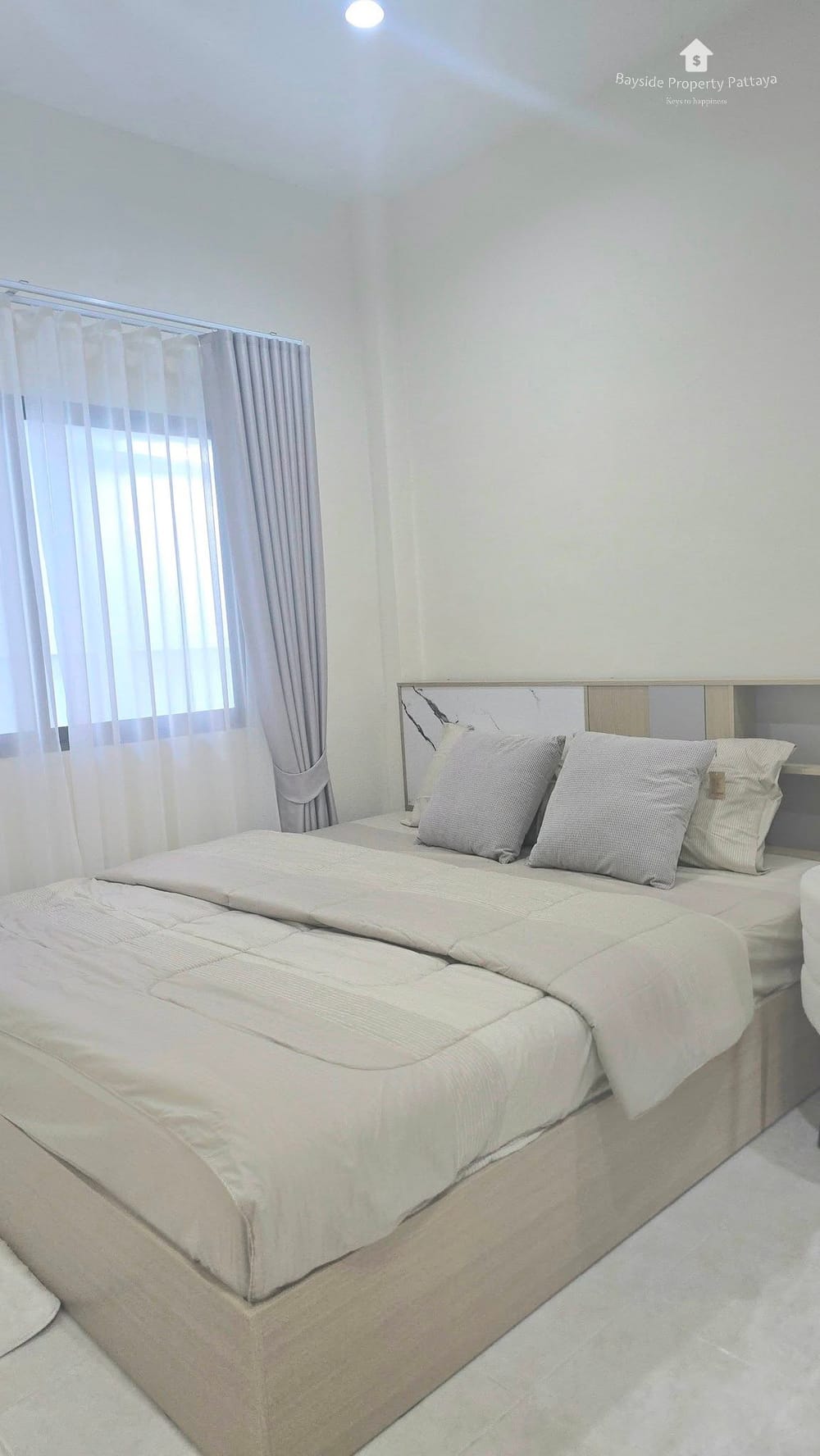 2-Bedroom Townhouse with Air Conditioning for Sale in East Pattaya 19
