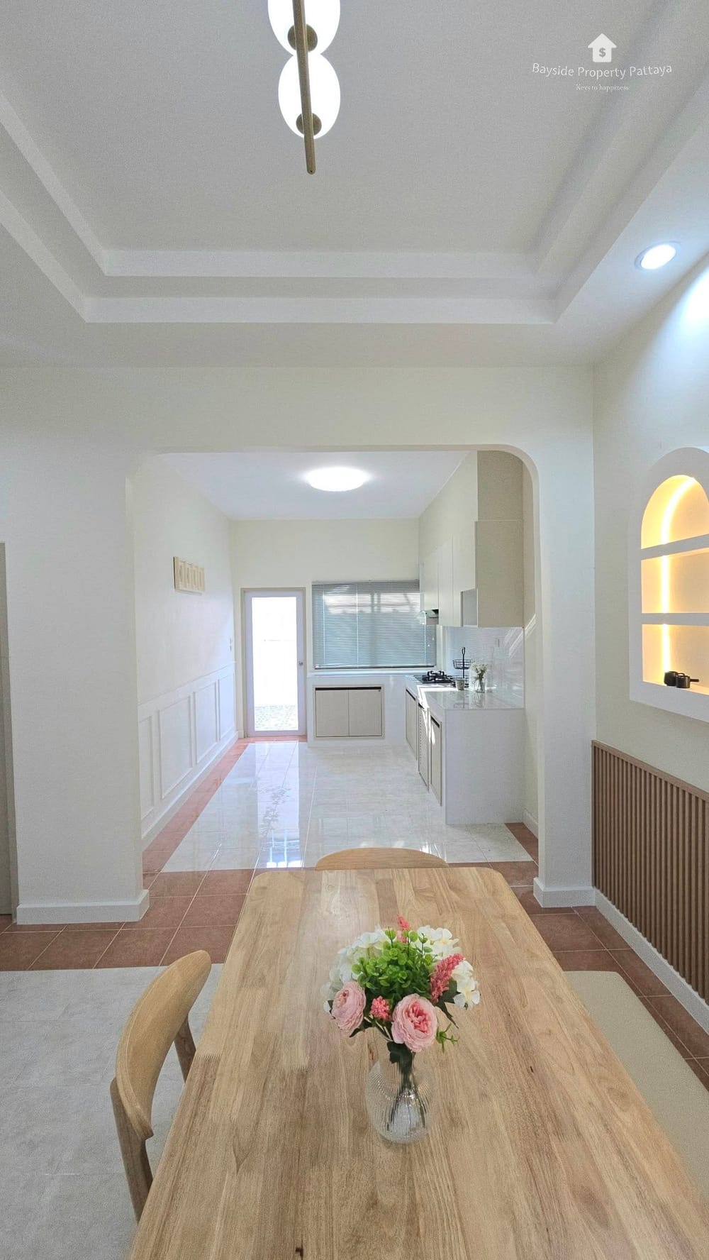 2-Bedroom Townhouse with Air Conditioning for Sale in East Pattaya 6